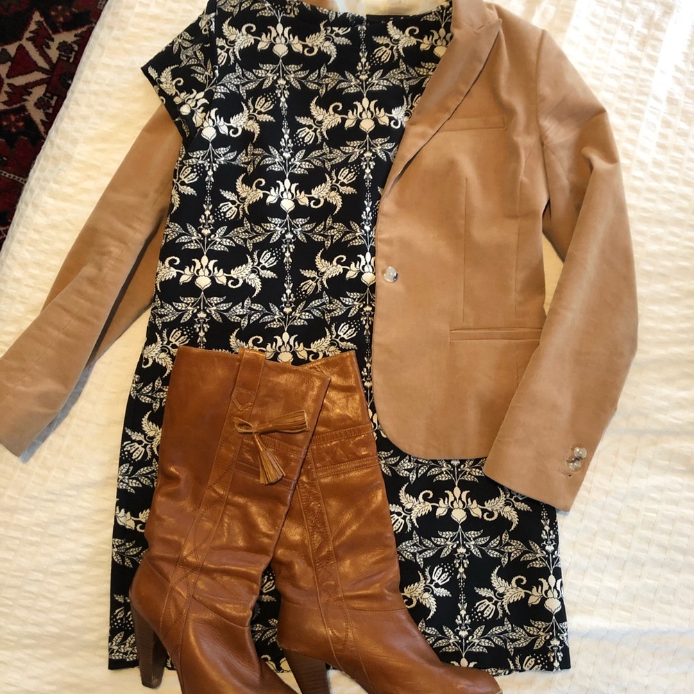 Shift Dress with cap sleeves. Navy with pattern